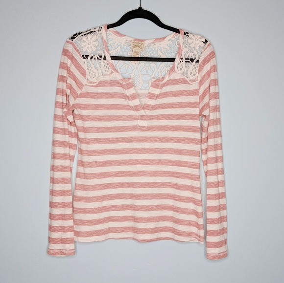 eyelash couture Tops - 🌵3 for $20🌵 Striped Lace Crochet Long Sleeve